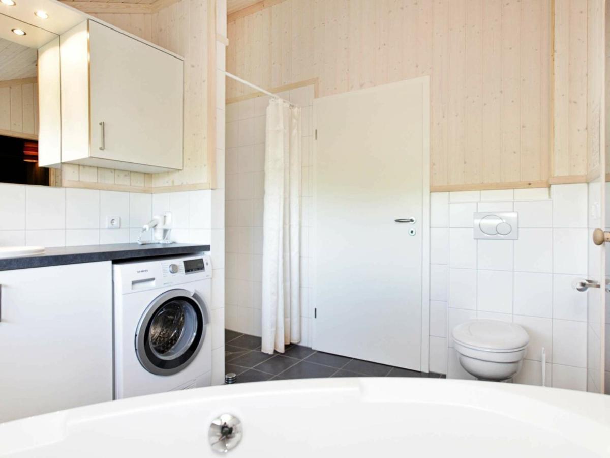 Three-Bedroom Holiday Home In Grossenbrode 8 الغرفة الصورة